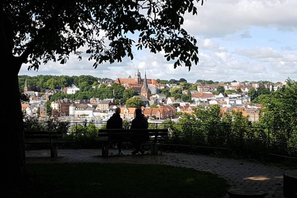 Gemuetliche Haushaelfte Mit Garten Und Terrasse Flensburgo Exterior foto
