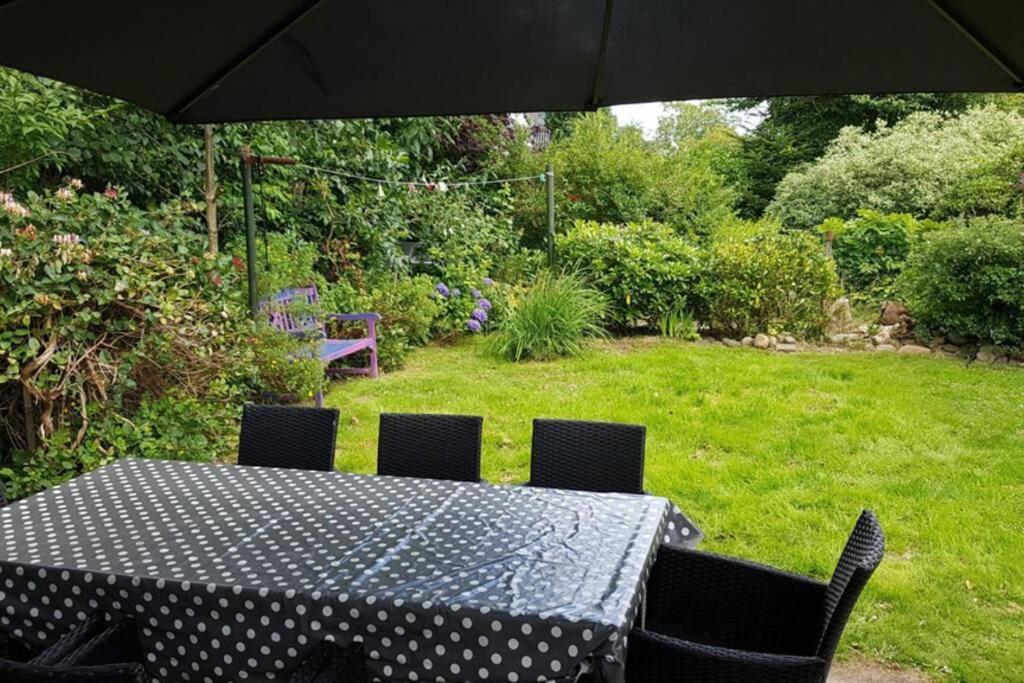 Gemuetliche Haushaelfte Mit Garten Und Terrasse Flensburgo Exterior foto